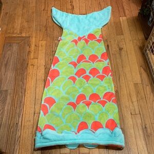 Lazy One Mermaid Tail Plush Spring Beach Lap Blanket Towel with Scales EUC